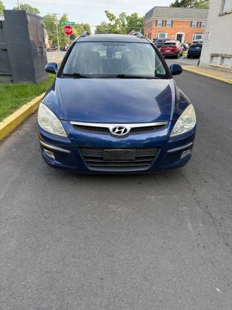 2011 Hyundai Elantra Touring cuero  familiar manual 158k inspeccionado - $2,250 (Falls Church)63616443711107122