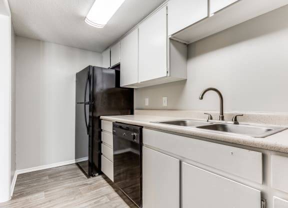 $1,085 / 1br - 804ft2 - Alarm, Individual Climate Control, 1bd 1ba (613 Clearwood Drive, Richardson, TX)63846410403203120