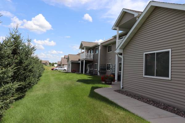 $1,400 / 2br - 1120ft2 - 2 Bdrm, Lower Level, W/D In Unit, Garage - 1929 #3 (1929 Cypress Court NE #3, Menomonie, WI)63845962403715123