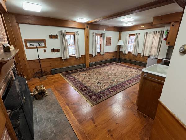 $1,000 / 430ft2 - Unique Single Office (West Acton Village)63856339207169124