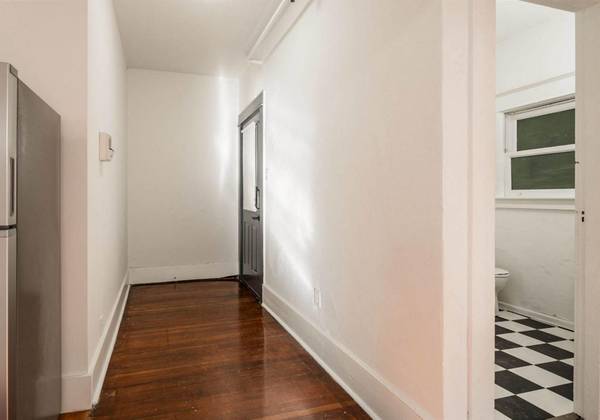 $1,150 / 1br - Practical Amenities, Tons of Shops & Dining in our Inviting 1 Bedroom (Slabtown)63914738945283124