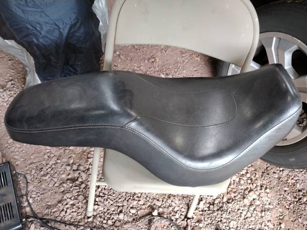 low profile Harley Softail seat 1