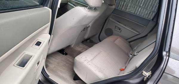 2005 Jeep Grand Cherokee Laredo 4x4 SUV - $3,900 (Staten Island, New York)63614430014211123