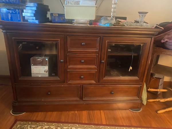 Entertainment center solid wood 1
