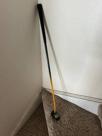 Green Bay Packer putter, golf balls (3), towel 1