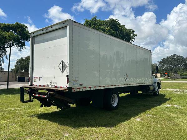 2020 Hino 268 - Photo 6
