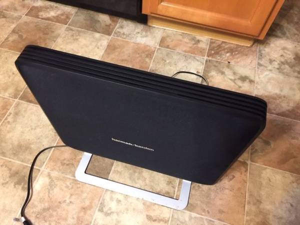 Monitor de computadora Asus de 24" con puertos HDMI, VGA y DVI. - $49 (Boston-Waltham, MA)63439194281345121