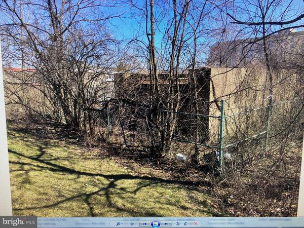$79,500 1/2 +/- Acre de terreno industrial con edificio (Fort Washington, PA)63666799829635122