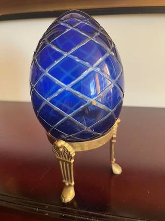 Blue Venetian cut-crystal egg with brass stand from Italy 1