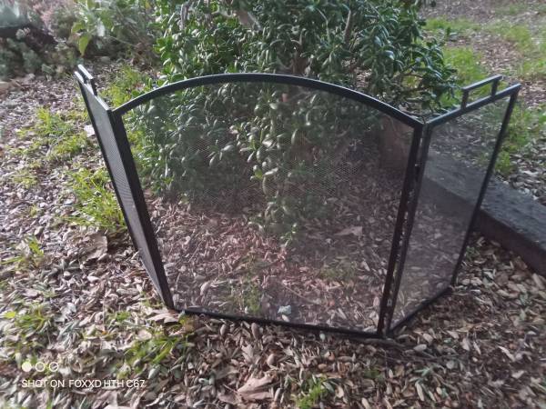 Fireplace Screen w Iron Tools & Grate + Extinguisher *LOT 1