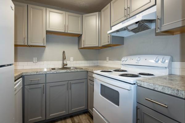 $1,265 / 1br - ¿Buscas mudarte este otoño? ¡Llama para unirte a nuestra lista de espera de octubre!63697264324739122