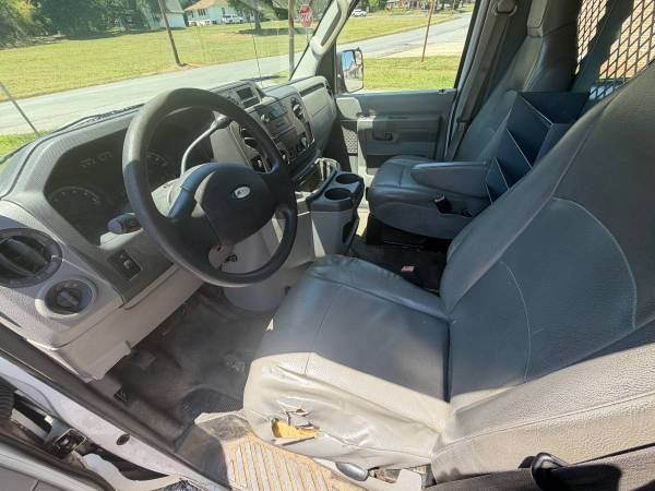 2012 Ford E-350 Van - Photo 9