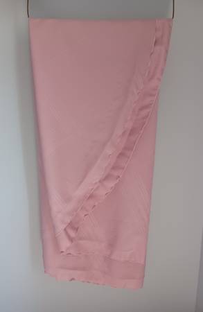 Tablecloths and Matching Napkins - $24 (South Milwaukee)63470462029699121