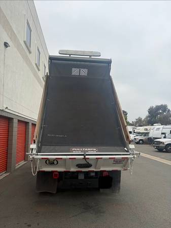 2002 Ford F-550 - Photo 8