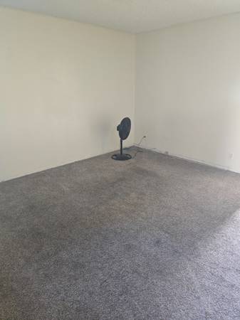 $1,995 / 1br - Ventura Near the Beach Large One Bedroom Apartment (Ventura)63800664969217120