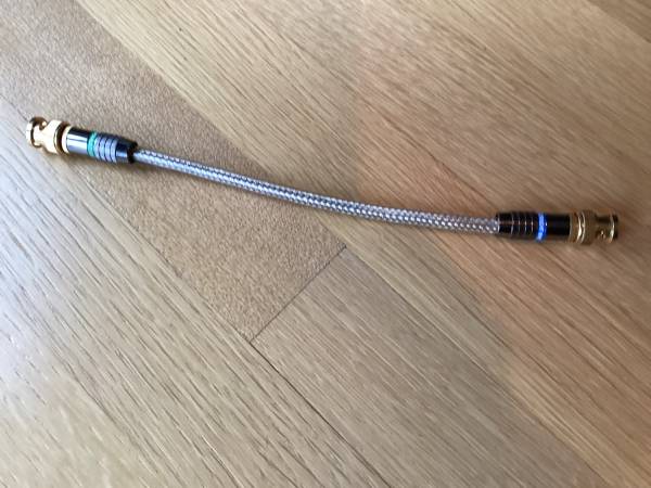 VARIOUS HIGH-END DIGITAL CABLES FROM STAIGHTWIRE 1