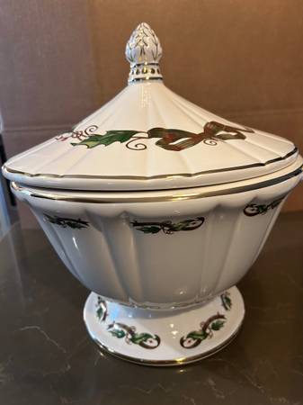Christmas Soup Tureen 1