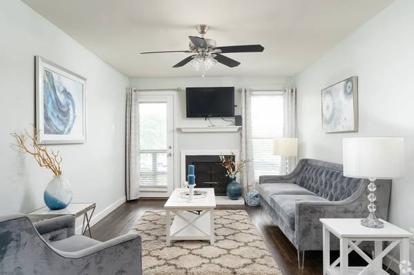 1 BED 1 BATH 750 SQFT. Apartment for rent in South County 1