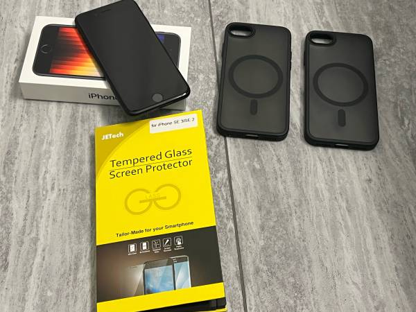 iPhone SE 3rd Generation and Accessories 1