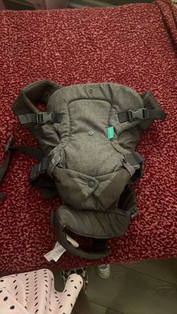 2 baby carriers 1