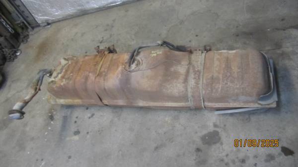 73-86 square body gas tanks 1
