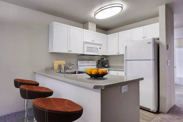 $2,265 / 2br - 905ft2 - Come tour our beautiful 2 bed, 1.5 bath! Full size washer and dryer! (Mukilteo - South Everett, Lynnwood)63814660767489120