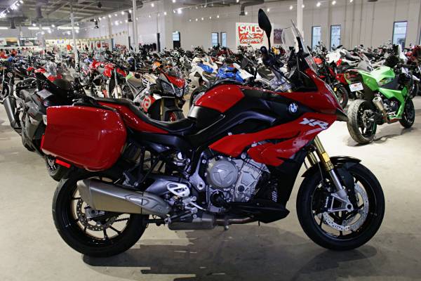 2016 BMW S 1000 XR | Superbike Showroom 1