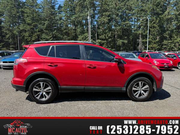2017 Toyota RAV4 XLE 1