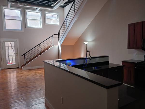 $1,895 / 1br - 1500ft2 - Amazing Downtown Location Beautiful Upgraded Large Condo/ Townhouse (Buffalo)63925203609730120