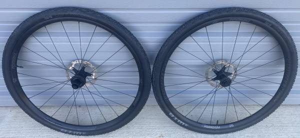 Bontrager Paradigm Comp 25 wheels tires rotors 700c Gravel