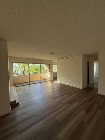 Roomy Bright 2 Bedroom Apartment 1