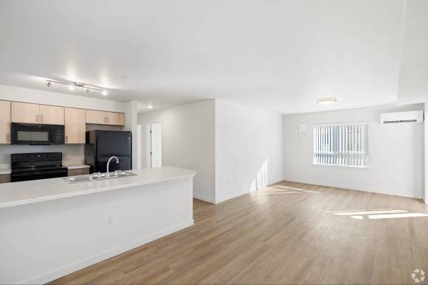 Cable Ready, Efficient Appliances, Washer/Dryer 1