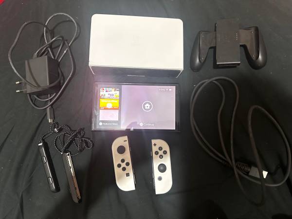 Nintendo Switch OLED Model - Excellent Condition 1