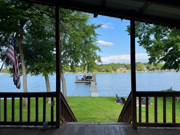 $629,900 / 3br - 2100ft2 - EN VENTA: ¡¡212 Sunray!! (Cedar Creek Lake)64305502521473120