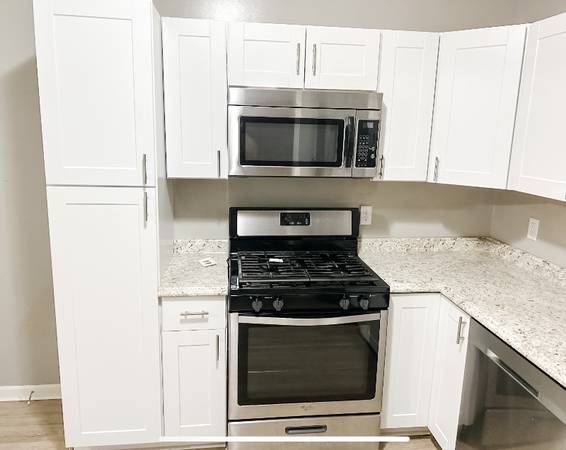$1100.00 / 2br - 980ft2 - 811 Locust63665977219203121