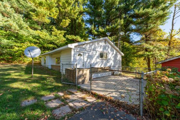 $124,900 2-bed home on 2 acres with LAND CONTRACT TERMS AVAILABLE! (Lawton, MI)64151607167874122