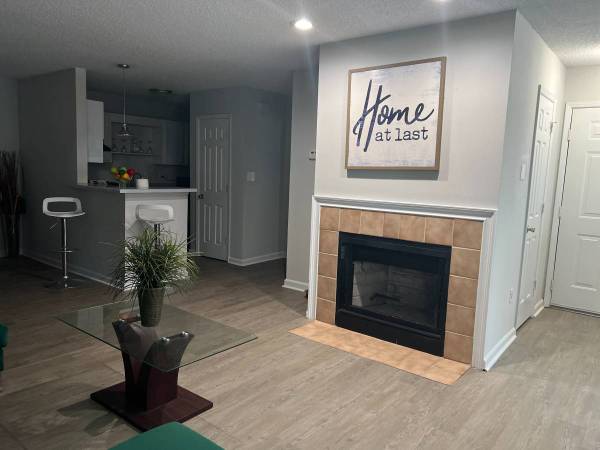 Get Approved & Get One Month Free! Call for Details! 1