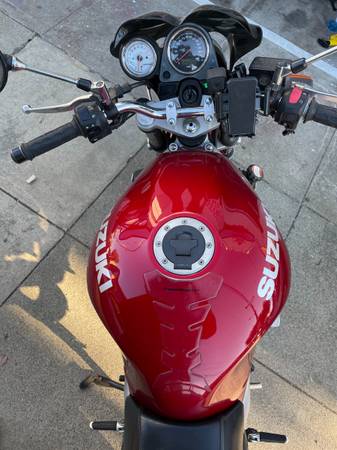 ► 2001 Suzuki SV650 Red / Exercise equipment - $3,000 (Daly City / SF)63471230531073124