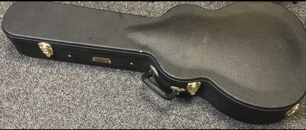 Fender paramount guitar hard case with key excellent 1