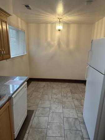 $1375.00 / 2br - 950ft2 - 2 Bed 1.5 Bath Townhome - Available Now! Ask About Move-In Special64037392126977122