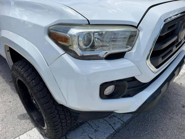 2018 Toyota Tacoma Double Cab - Photo 6