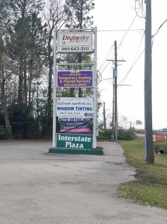 $450 / 475ft2 - Upstairs Office Space on I-10 Serv Rd near Walmart, Includes Water (Slidell)63792170789123122