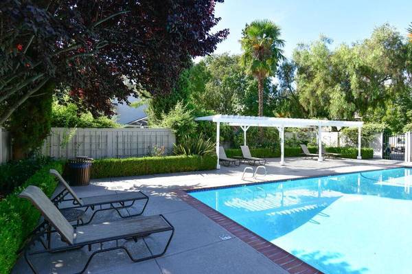 $2,385 / 2br - 865ft2 - Private Garage, Laundry Care Center, Sparkling Swimming Pool (dublin / pleasanton / livermore)63928407950851123
