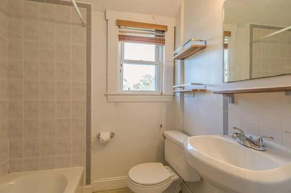 $900 / 2br - !~first floor 2 bedroom apartment-/-Located on a quiet dead-end stree (Highland Park, NJ)63676257601155124