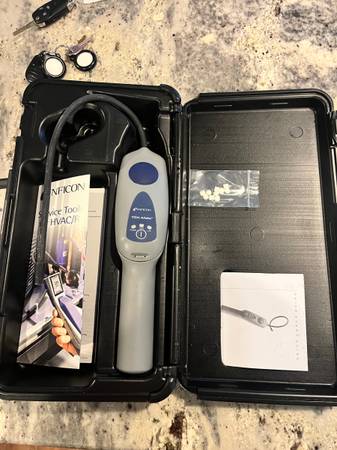 Refrigerant leak detector 1