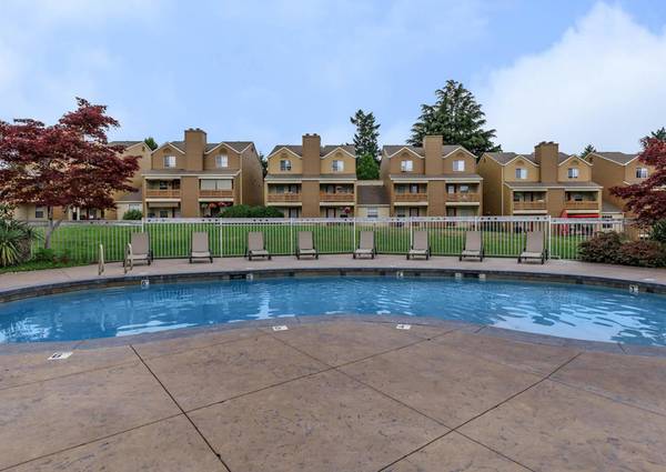 $1,895 / 2br - ¡LLAME Y MUDARSE AHORA! | Ubicación central - Distribuciones de viviendas adosadas disponibles (Tigard)63914740798722122