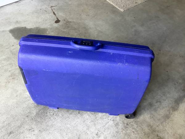Samsonite hard shell suitcase 1