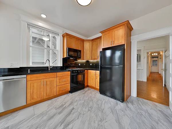 $1,020 / 1br - 500ft2 - 1-bedroom, 1-bathroom apartment.........110 Maple Ave (watsonville)63813741441923122