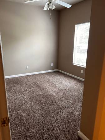 $1,245 / 2br - 1306ft2 - Let's APPLY and move in before the cold weather of Indiana arrives! (1200 E Elmwood Dr, Terre Haute, IN)63675898952449123