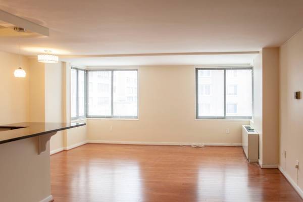 $2,695 / 1br - 772ft2 - Fantastic Spacious Sunny 1 bedroom in Foggy Bottom. Utilities included (Foggy Bottom / West End)63822292658177121
